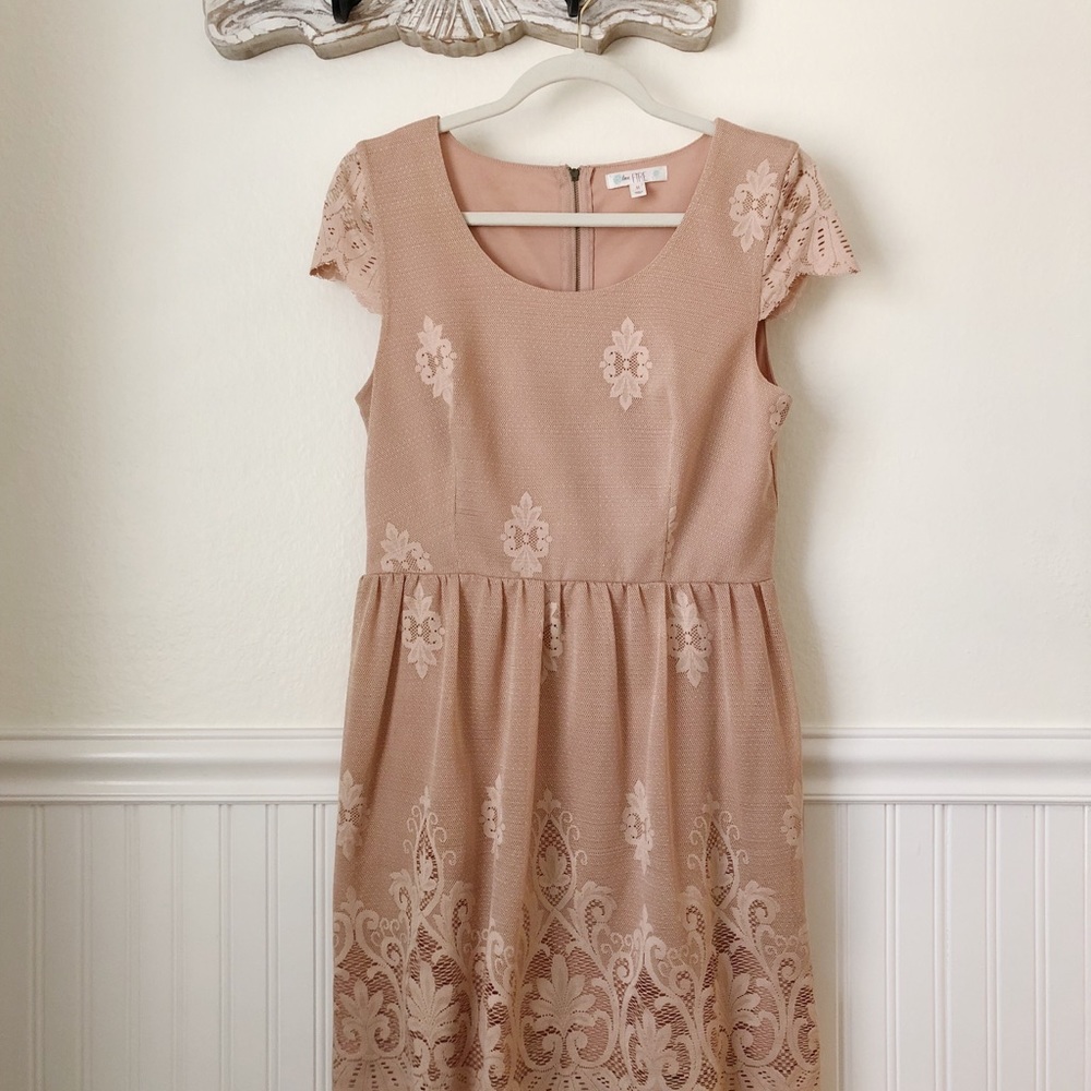 LOVE FIRE Peach lace dress